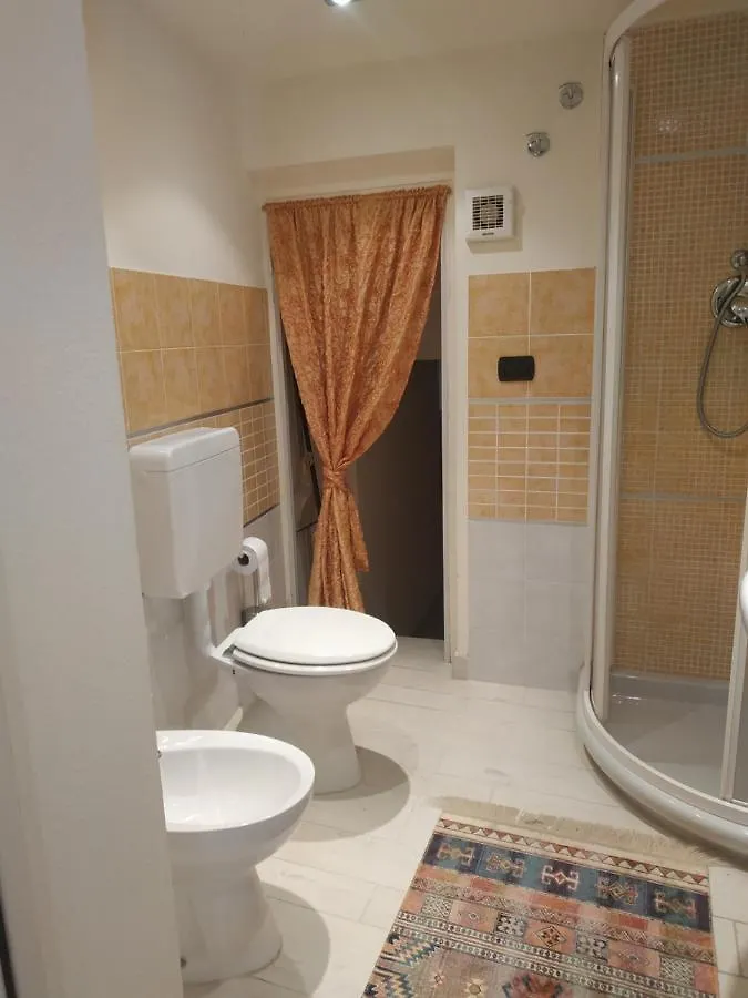 Joli Studio Vue Mer, Vieille Ville Menton Apartment