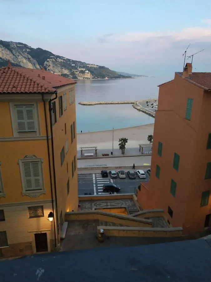 Joli Studio Vue Mer, Vieille Ville Menton Apartment