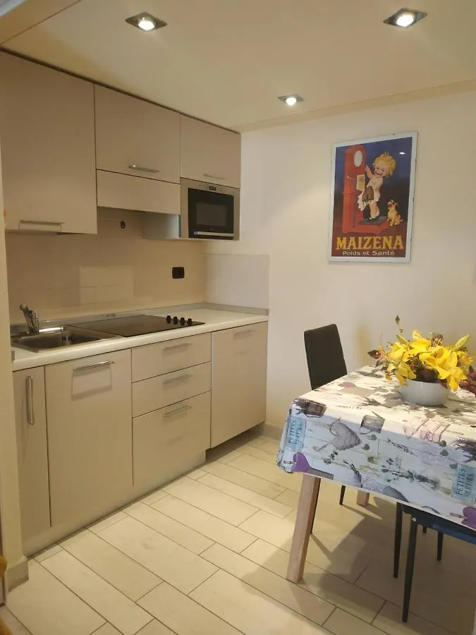Joli Studio Vue Mer, Vieille Ville Menton 0*,  France